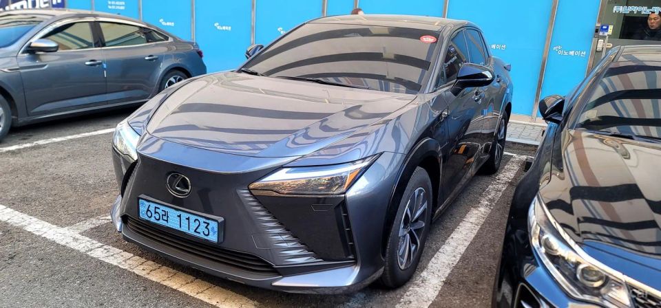 Lexus RZ
