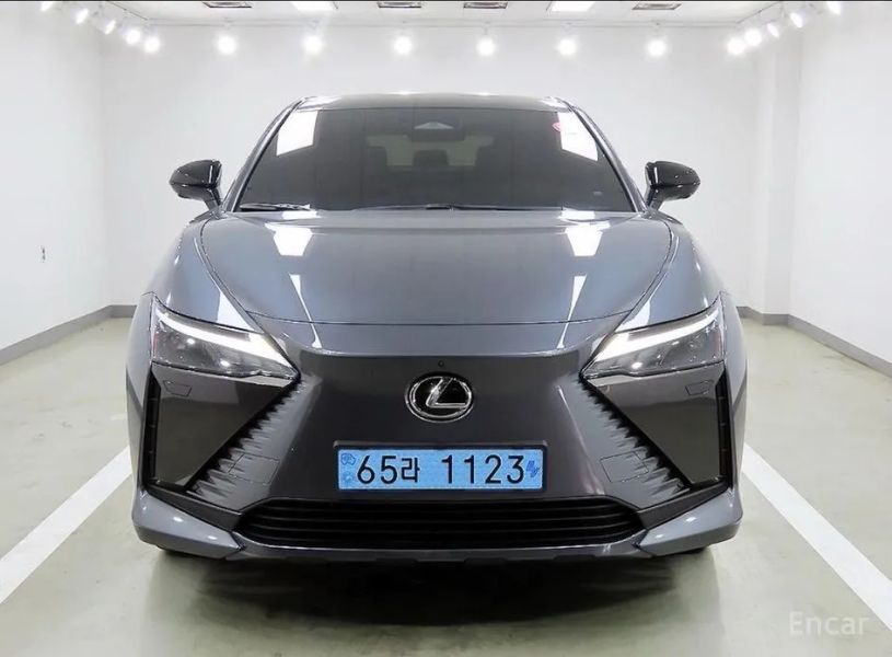 Lexus RZ