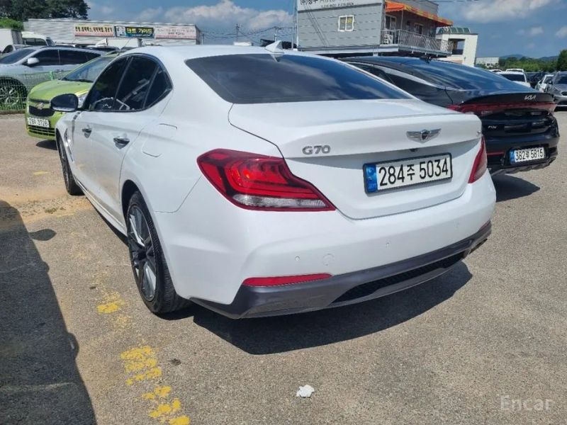 Genesis G70