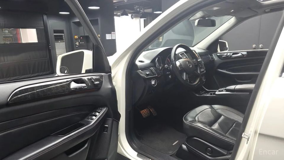 Mercedes-Benz M-class