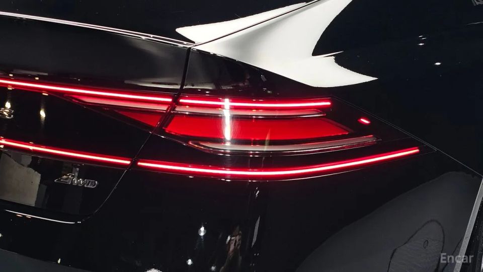 Genesis G90