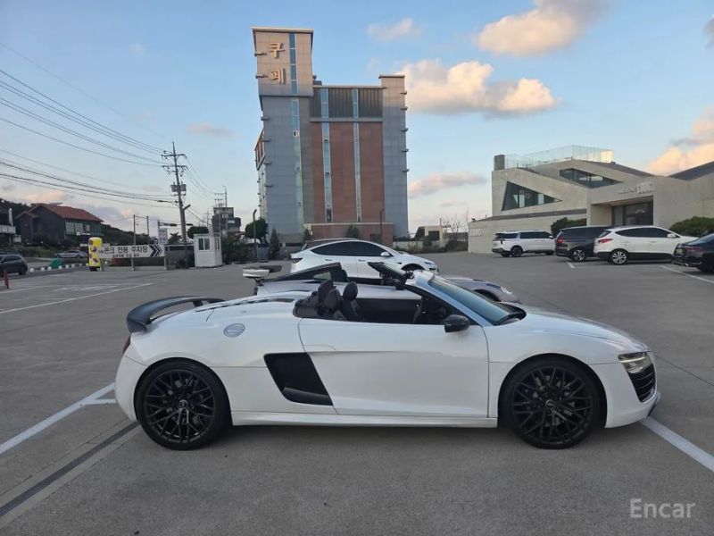 Audi R8