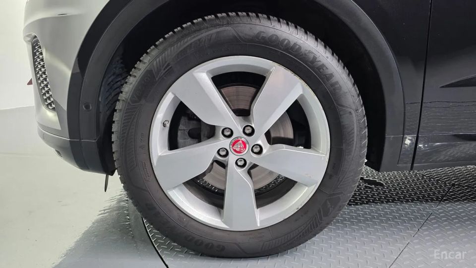 Jaguar E-PACE