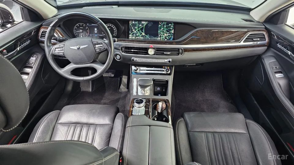 Genesis G90