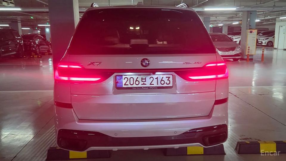 BMW X7