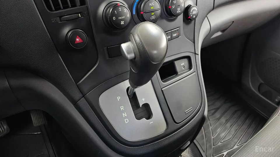 Hyundai Starex