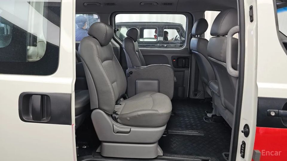 Hyundai Starex