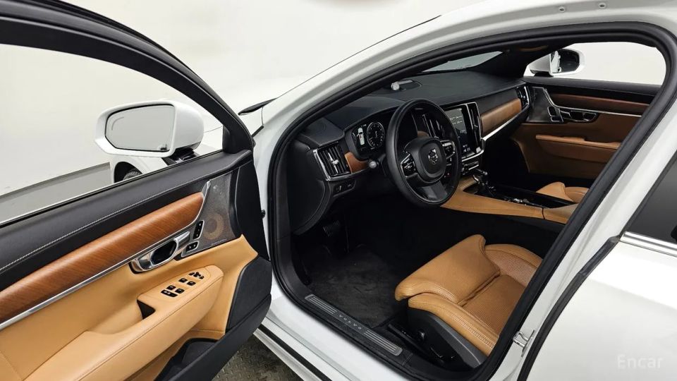 Volvo S90