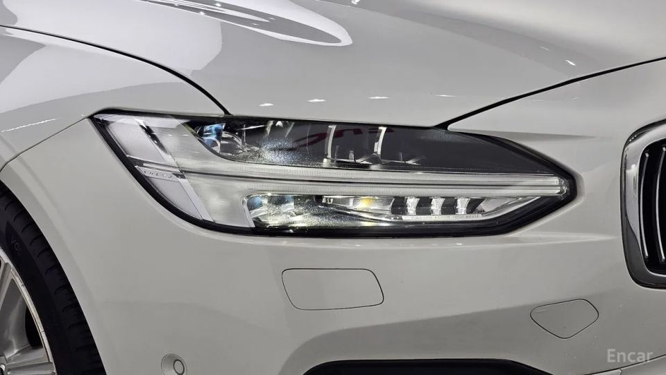 Volvo S90