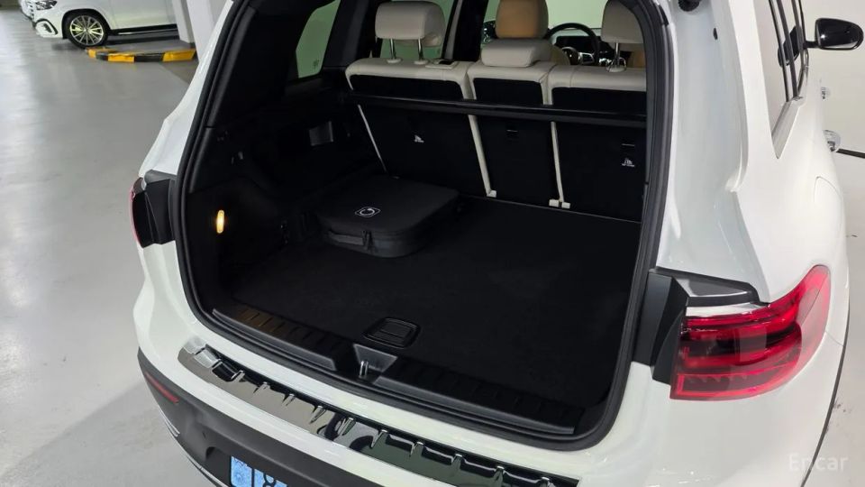 Mercedes-Benz EQB