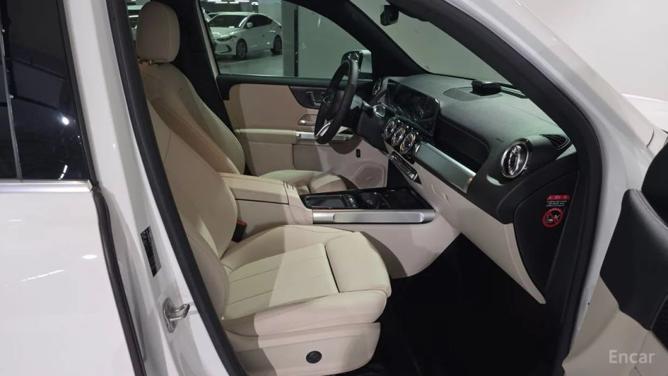 Mercedes-Benz EQB