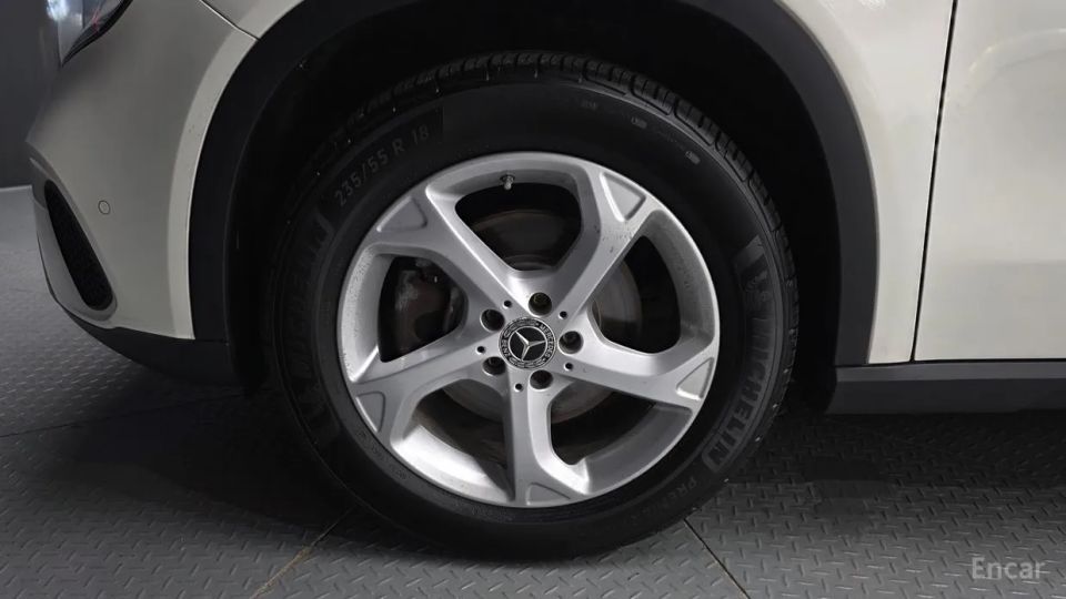 Mercedes-Benz GLA-Class