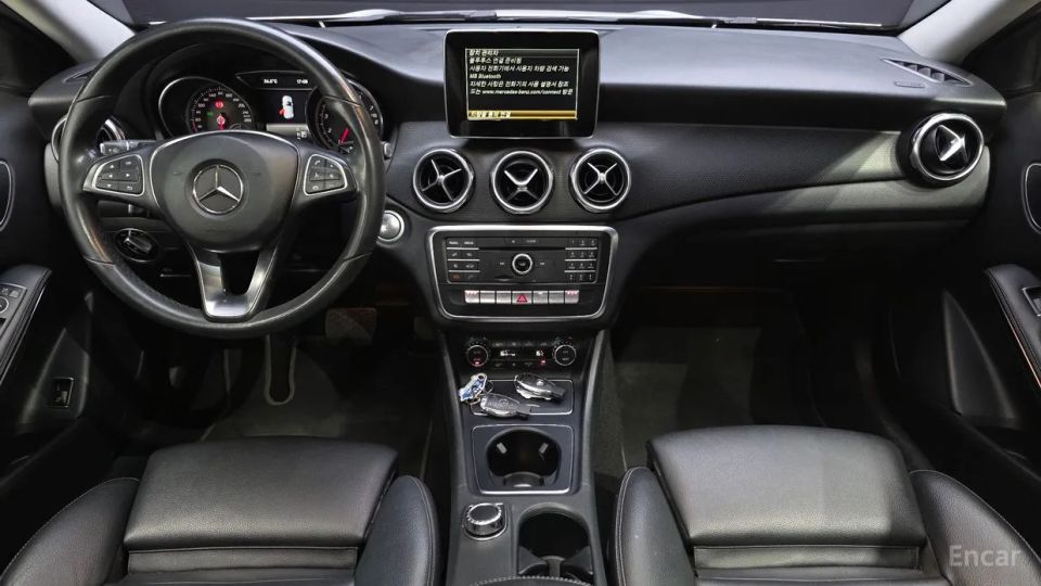 Mercedes-Benz GLA-Class