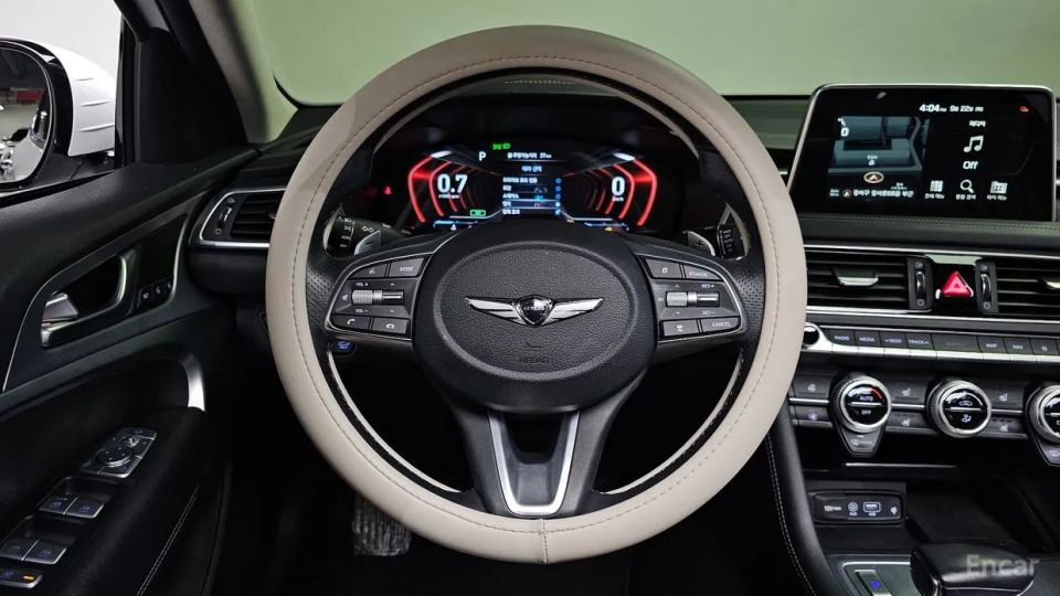 Genesis G70