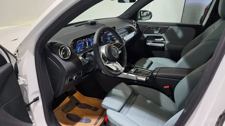 Mercedes-Benz EQB