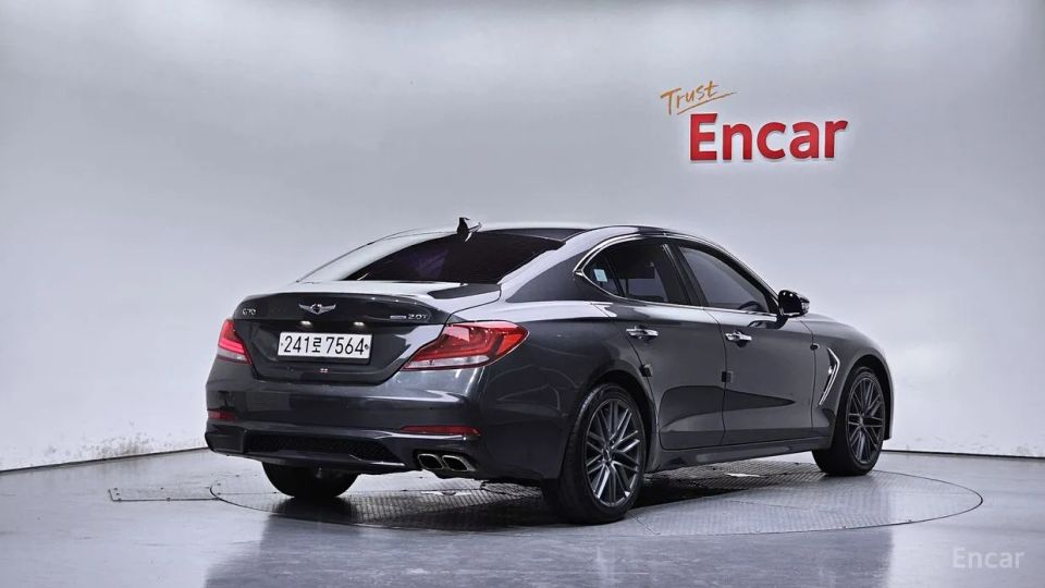 Genesis G70