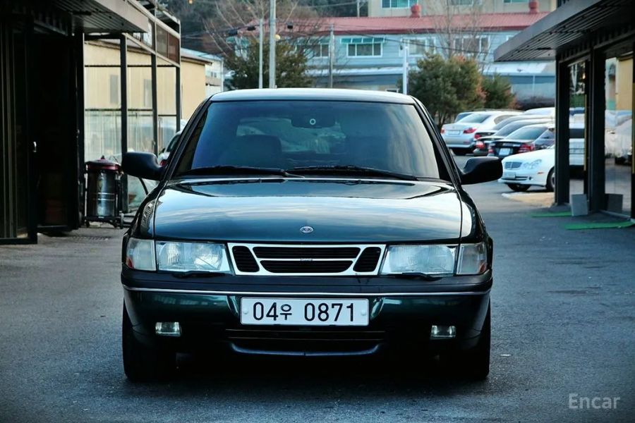 Saab 900