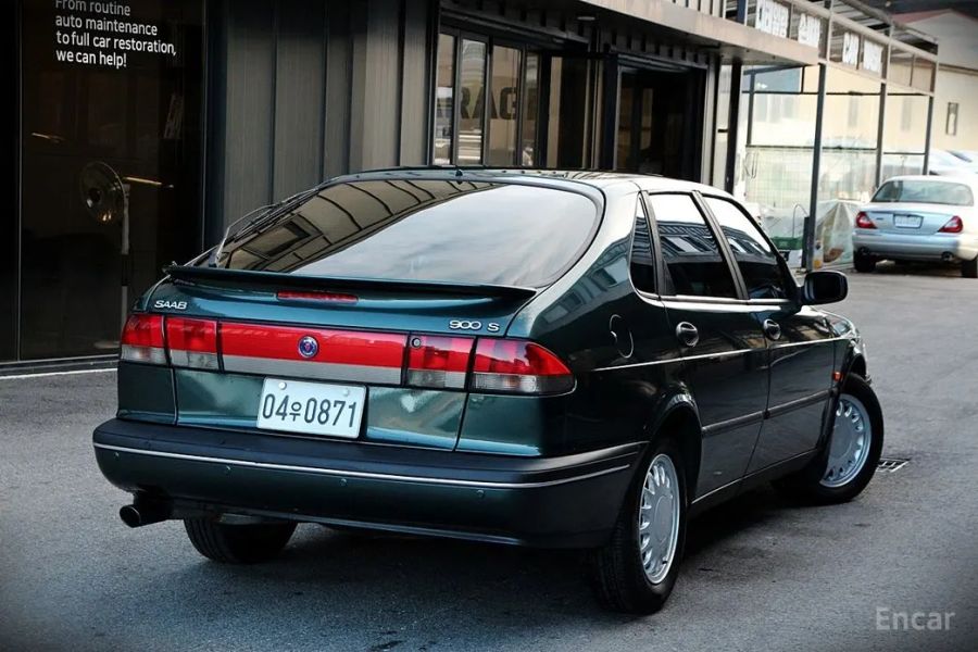 Saab 900