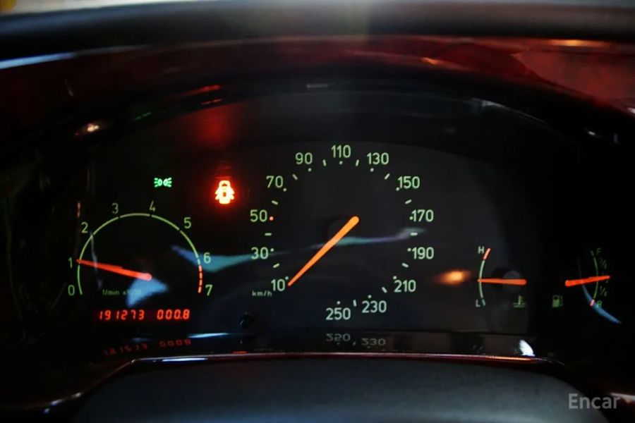 Saab 900
