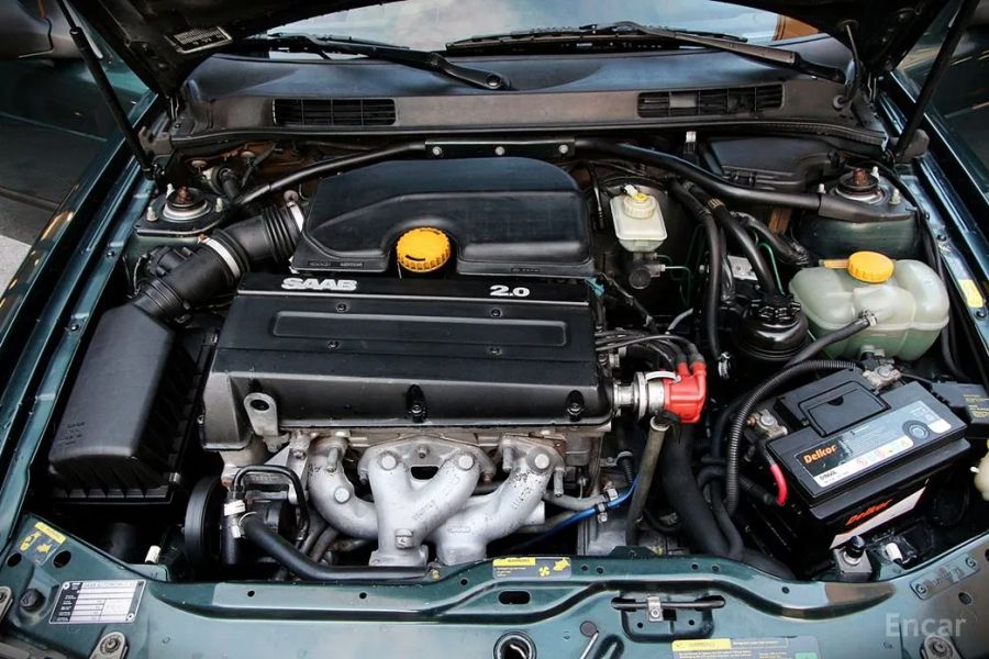 Saab 900