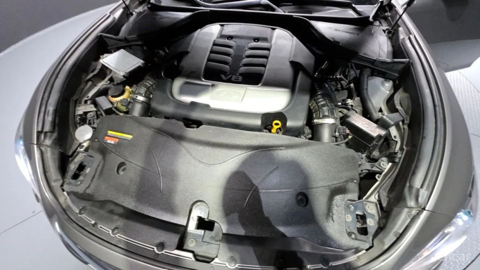 Infiniti M