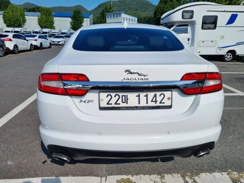 Jaguar xf