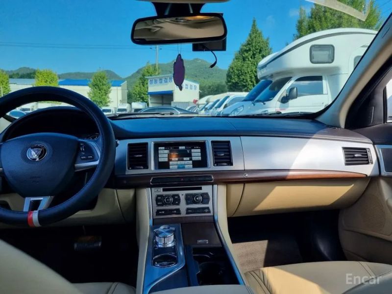 Jaguar xf