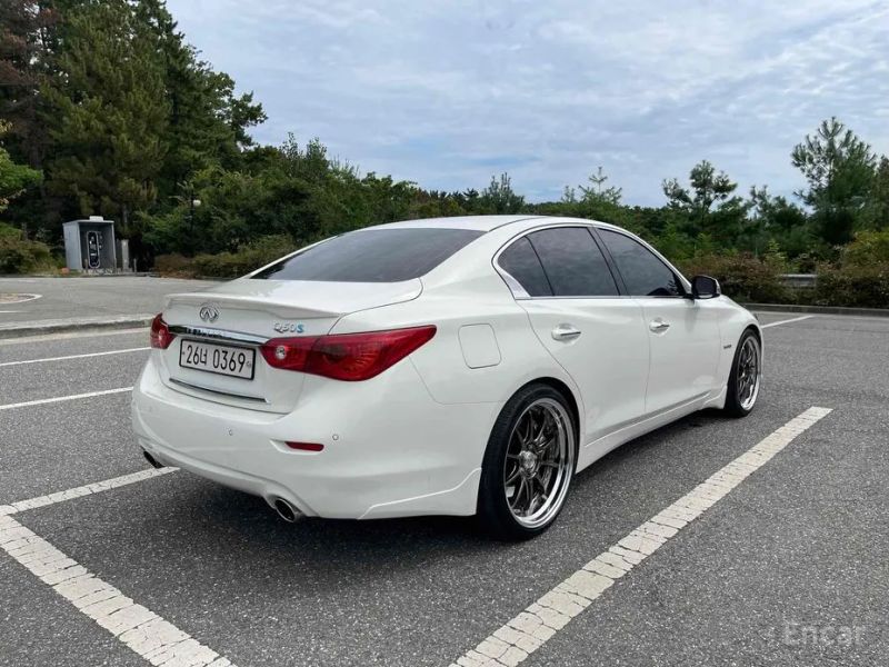 Infiniti Q50