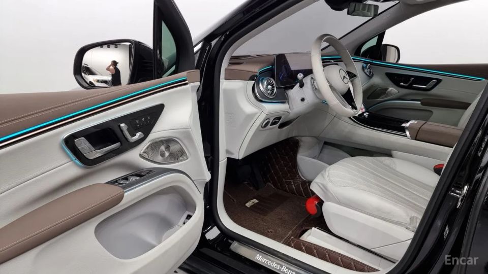Mercedes-Benz EQS