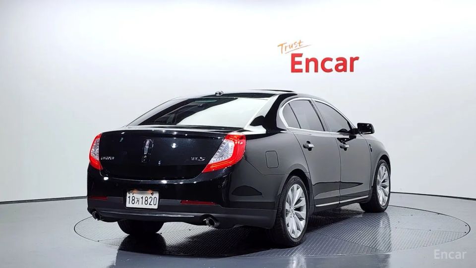 Lincoln MKS