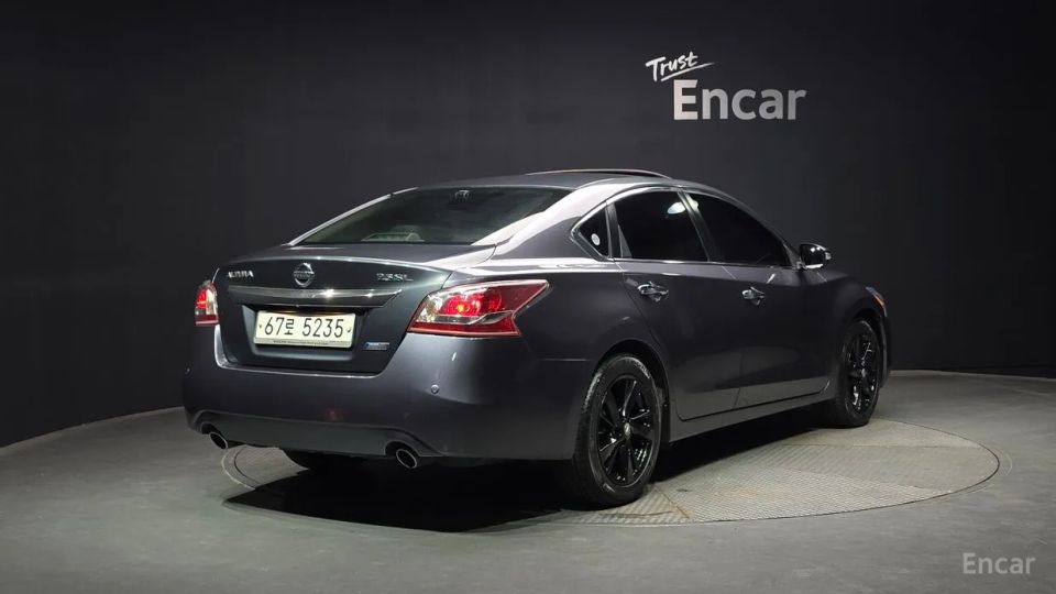 Nissan altima