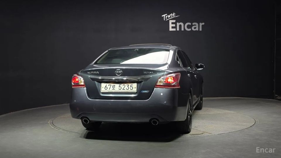 Nissan altima
