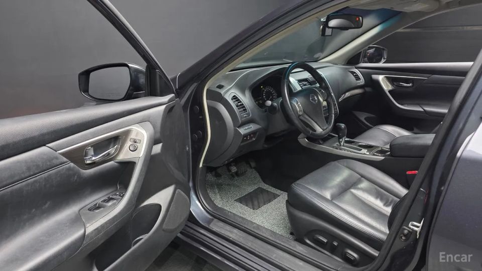 Nissan altima