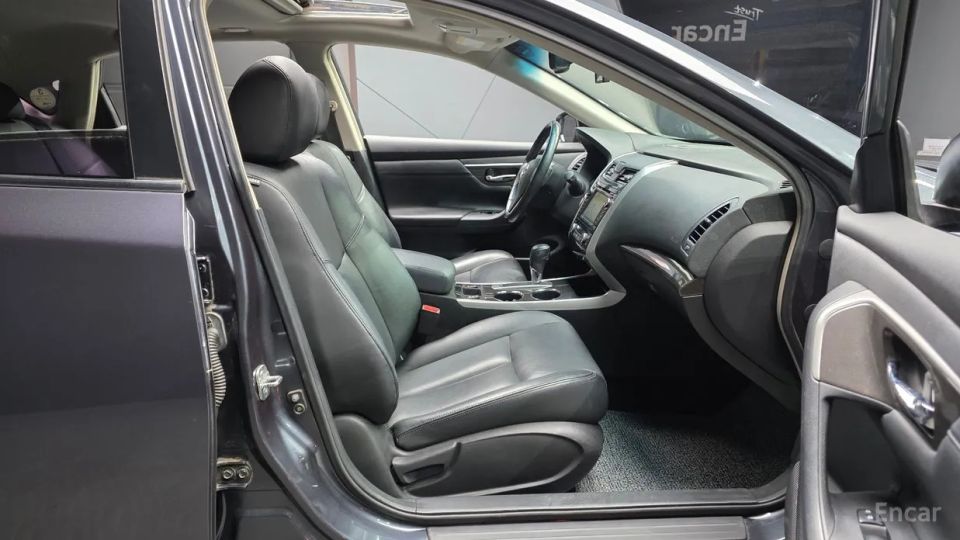 Nissan altima