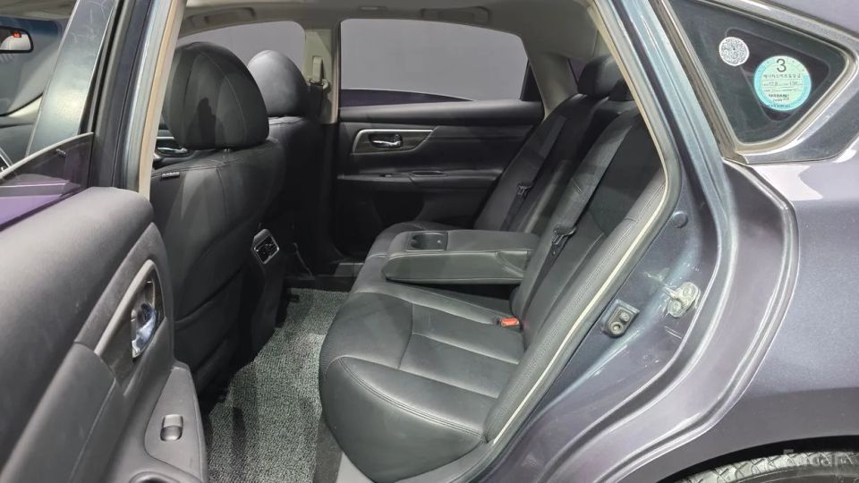 Nissan altima