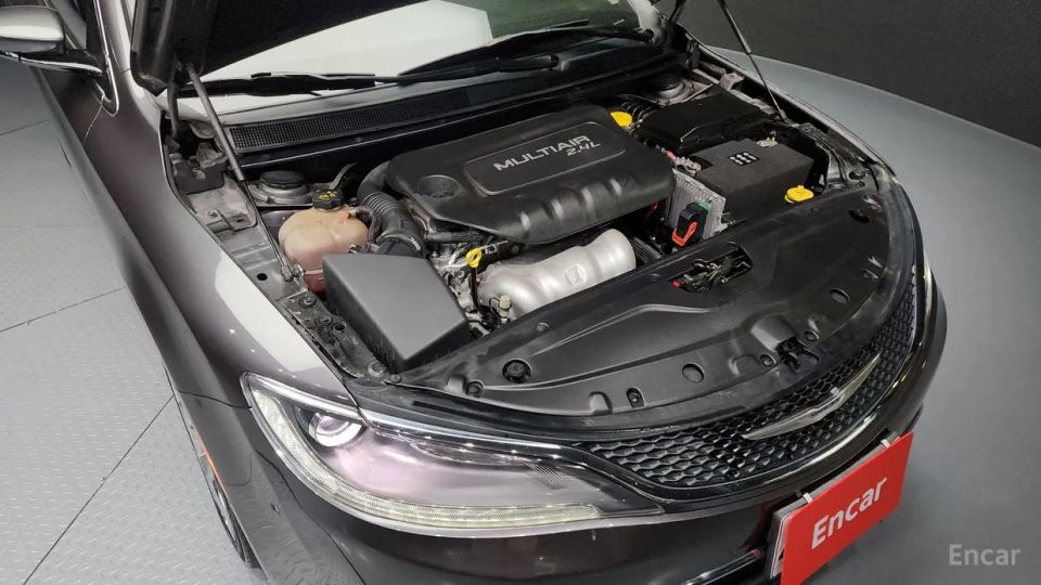 Chrysler 200