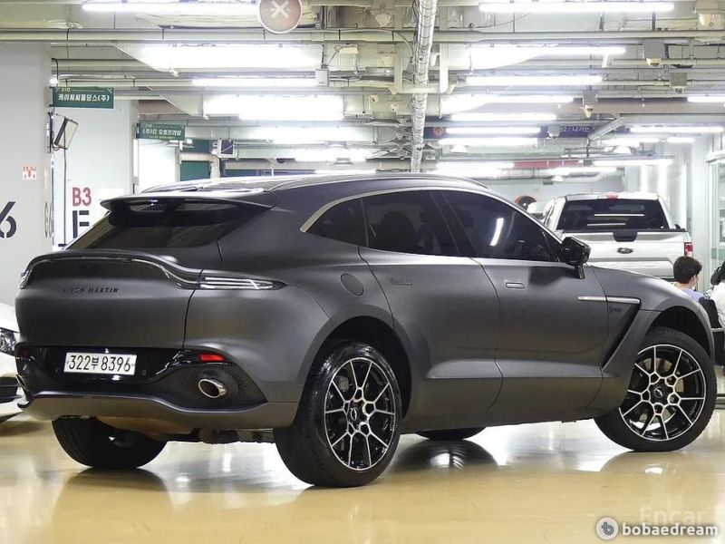 Astonmartin DBX