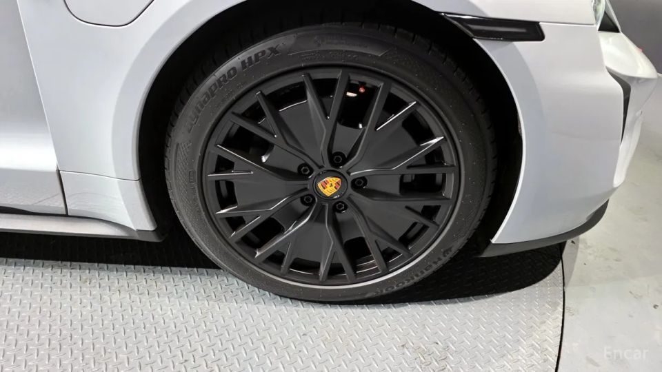 Porsche Taycan