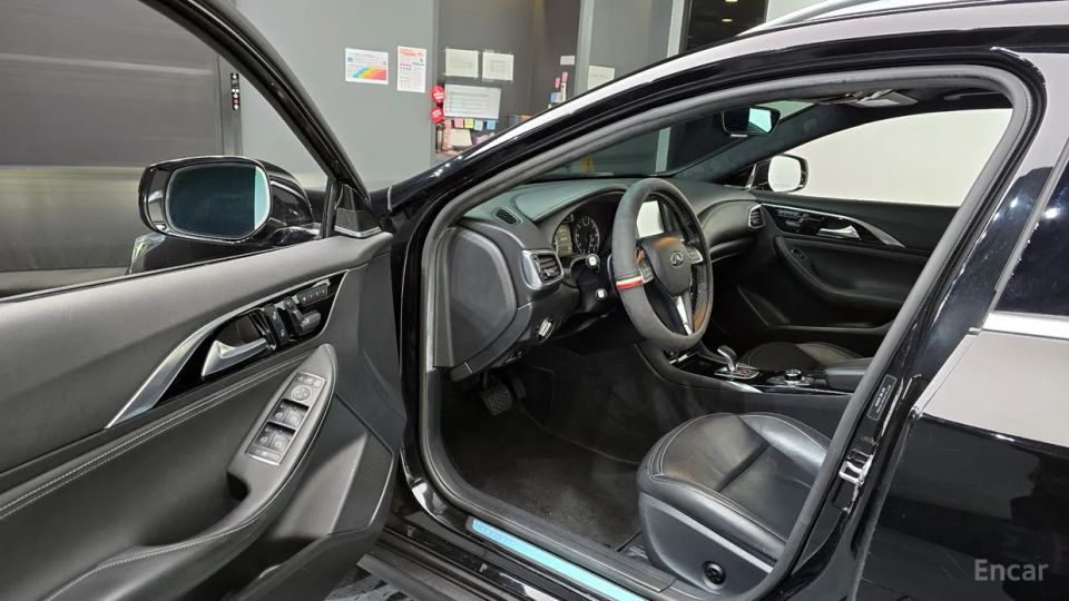 Infiniti QX30