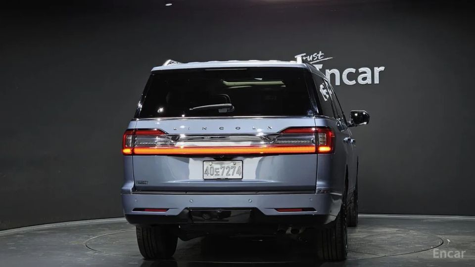 Lincoln Navigator