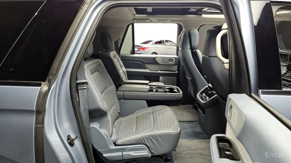 Lincoln Navigator