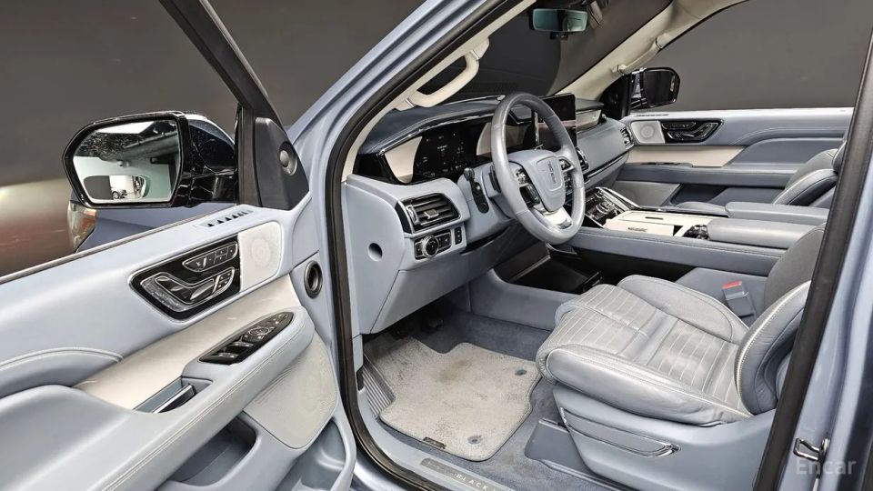 Lincoln Navigator