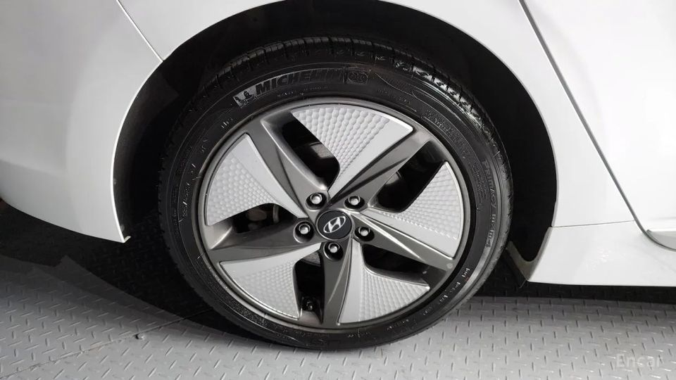 Hyundai Ioniq