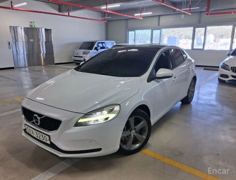 Volvo V40