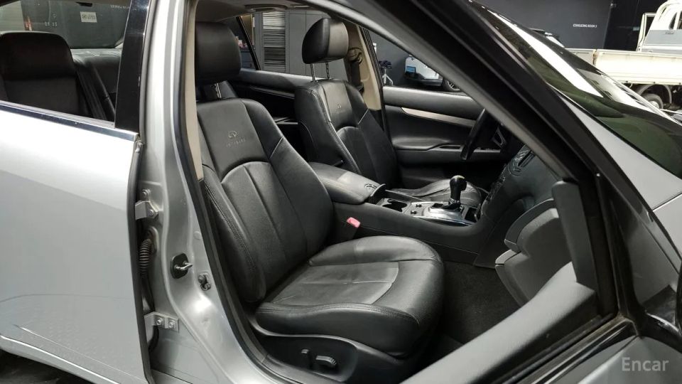 Infiniti G