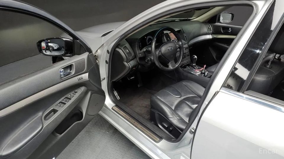 Infiniti G
