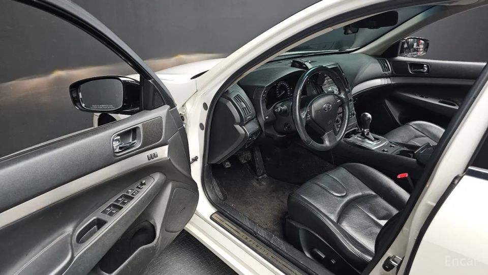 Infiniti G