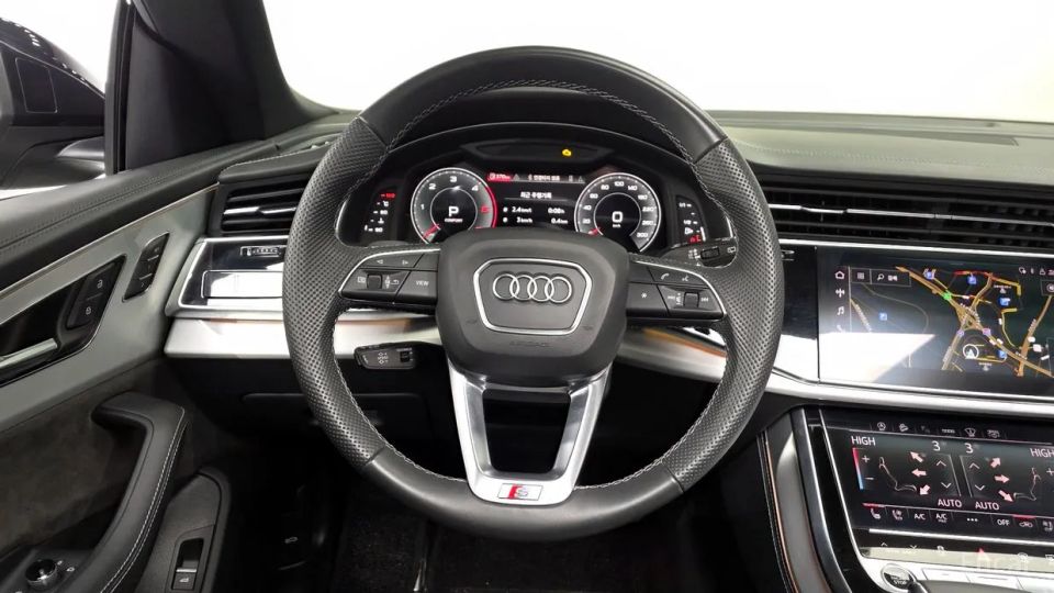 Audi Q8