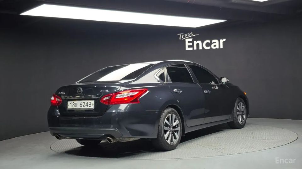 Nissan altima