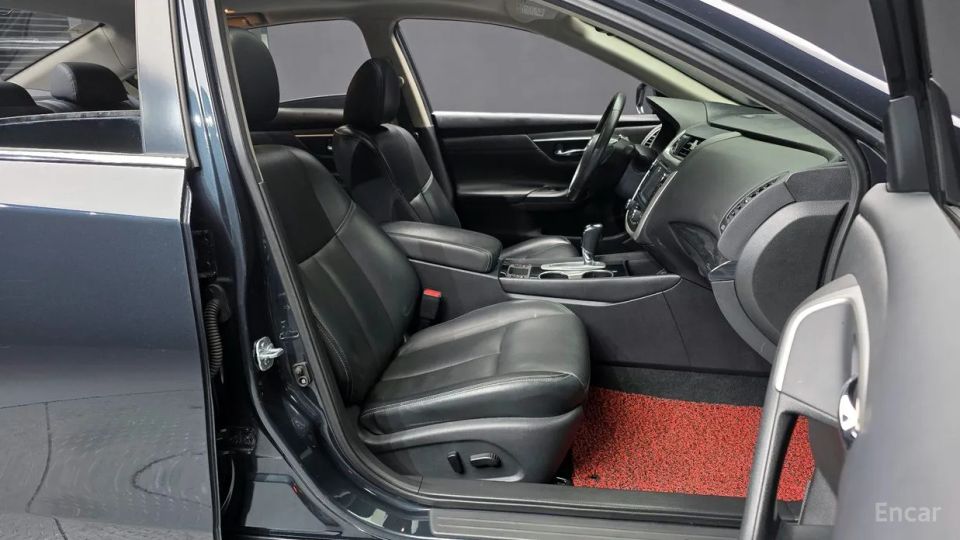 Nissan altima